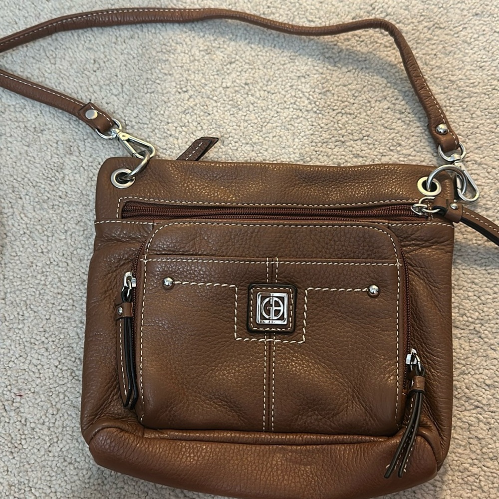 GIANI BERNINI chestnut, brown Crossbody purse, perfect condition- LEATHER